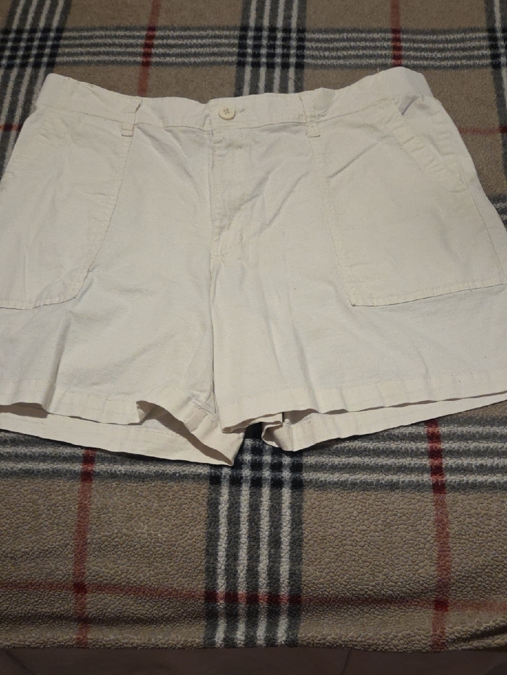 Lee Women's Cream Utility Cotton Shorts